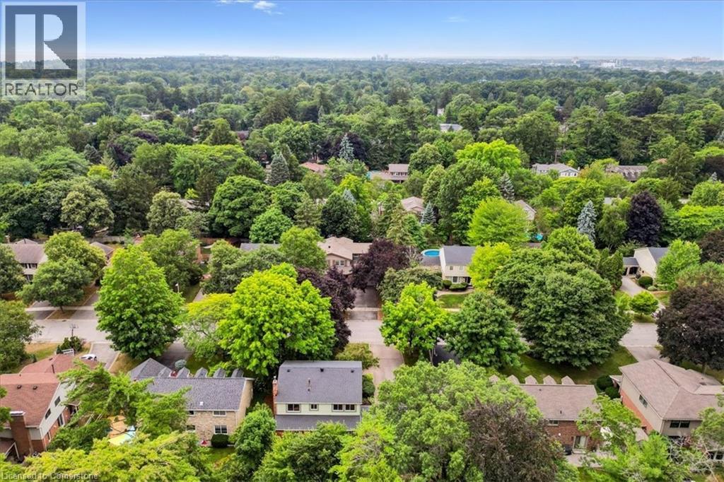 Photo 22 of 247 Beechfield Road, Oakville ON