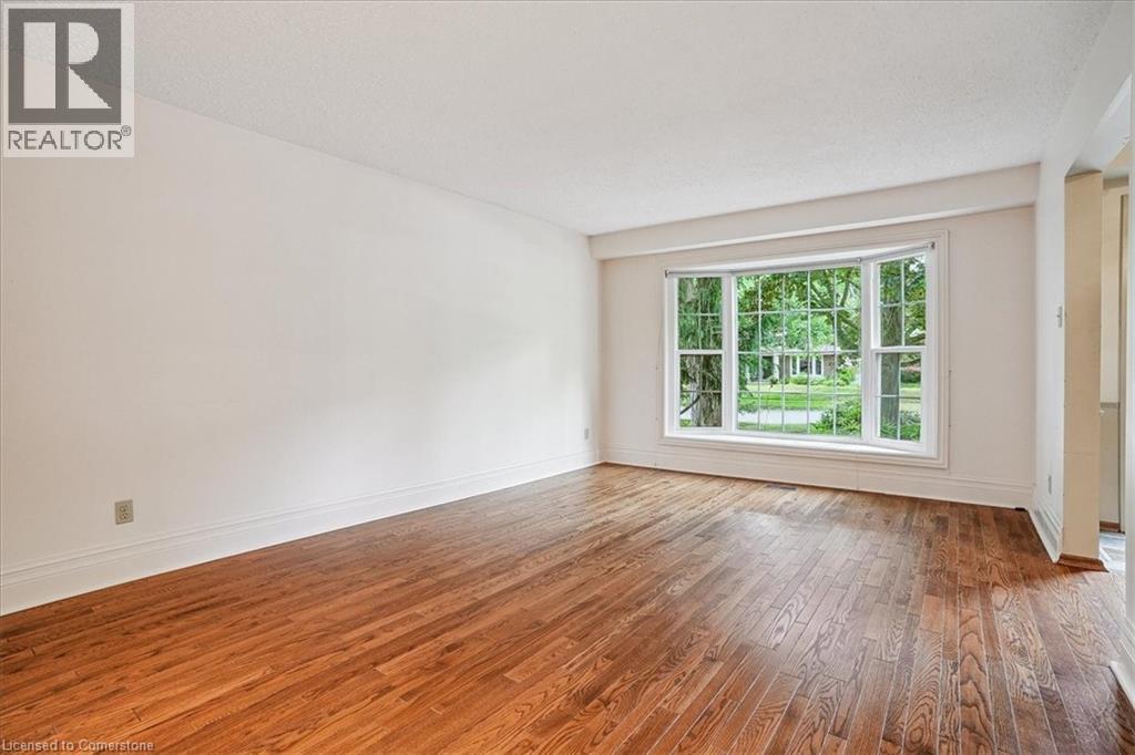 Photo 3 of 247 Beechfield Road, Oakville ON