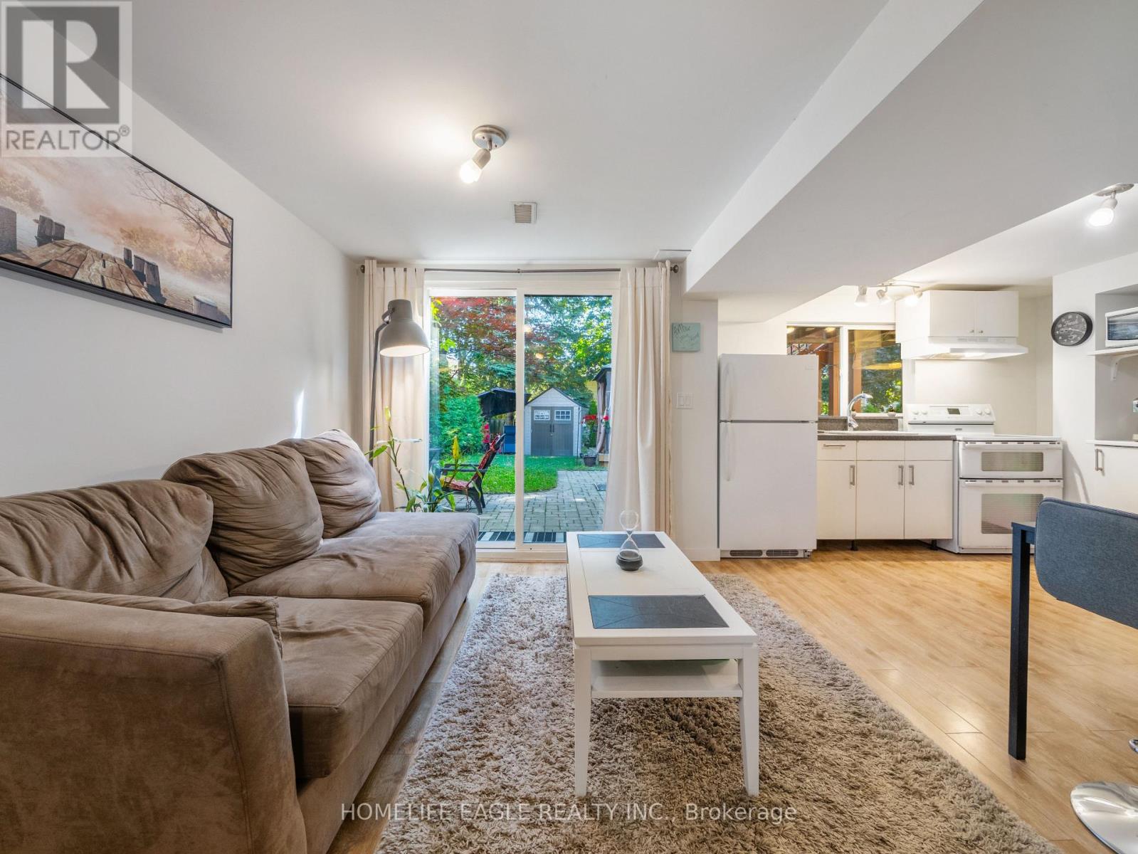Photo 20 of 30 Moffat Crescent, Aurora ON