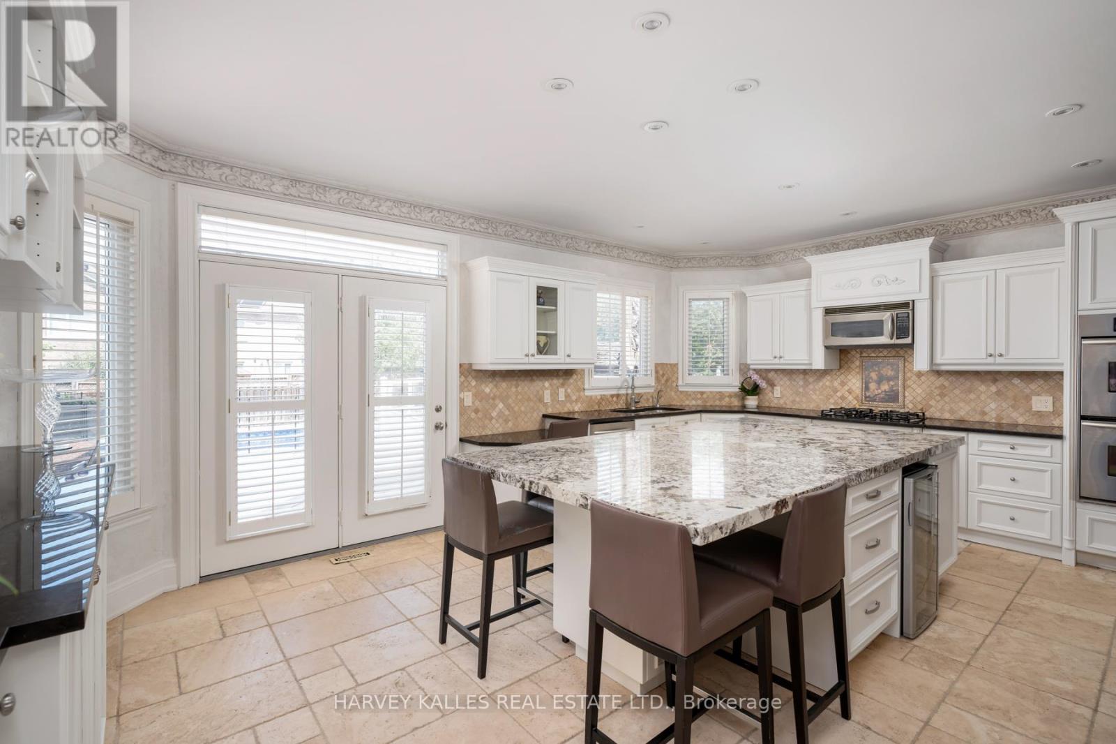 Photo 9 of 12 Alta Vista Court, Vaughan ON