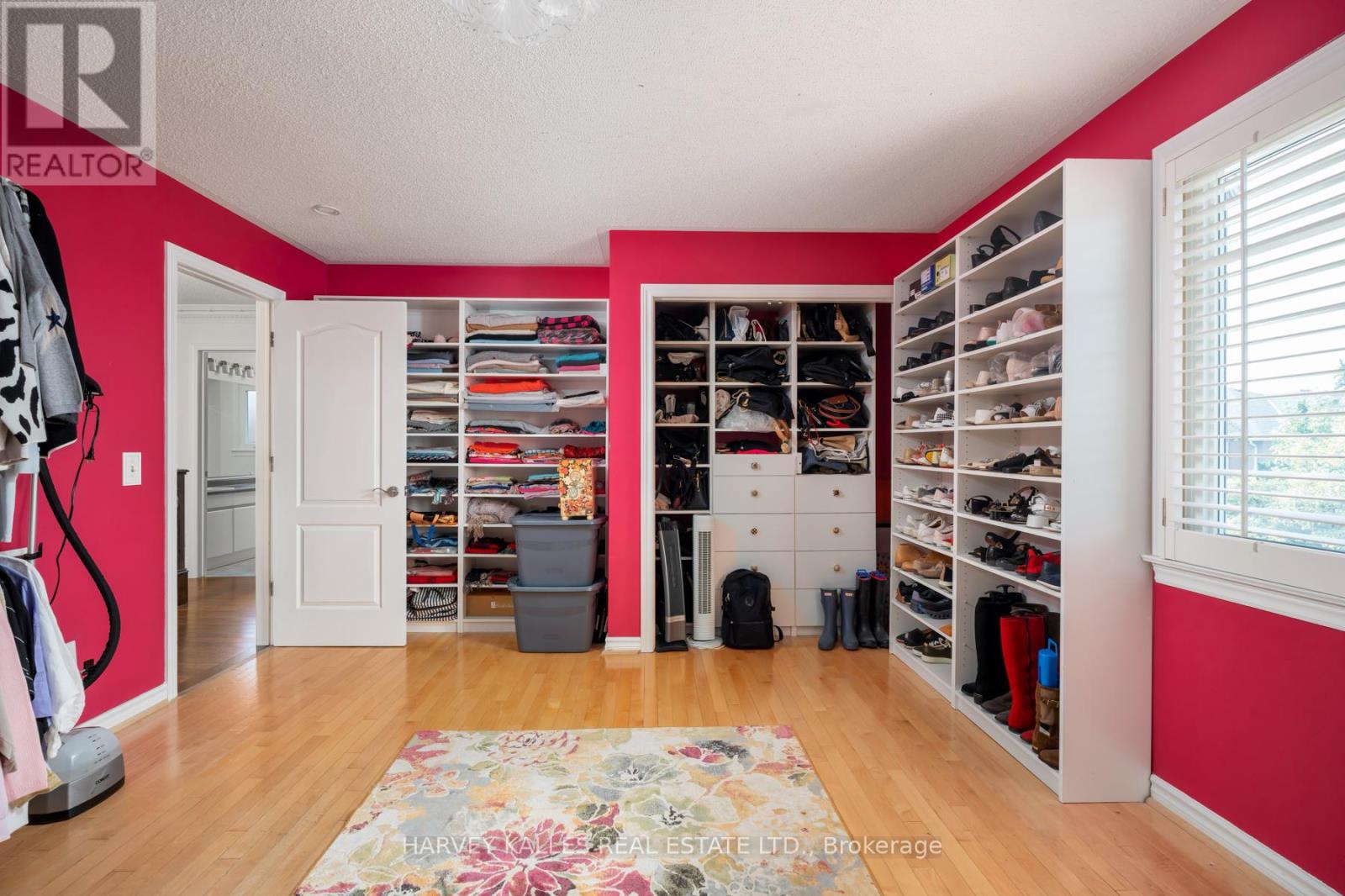 Photo 11 of 12 Alta Vista Court, Vaughan ON