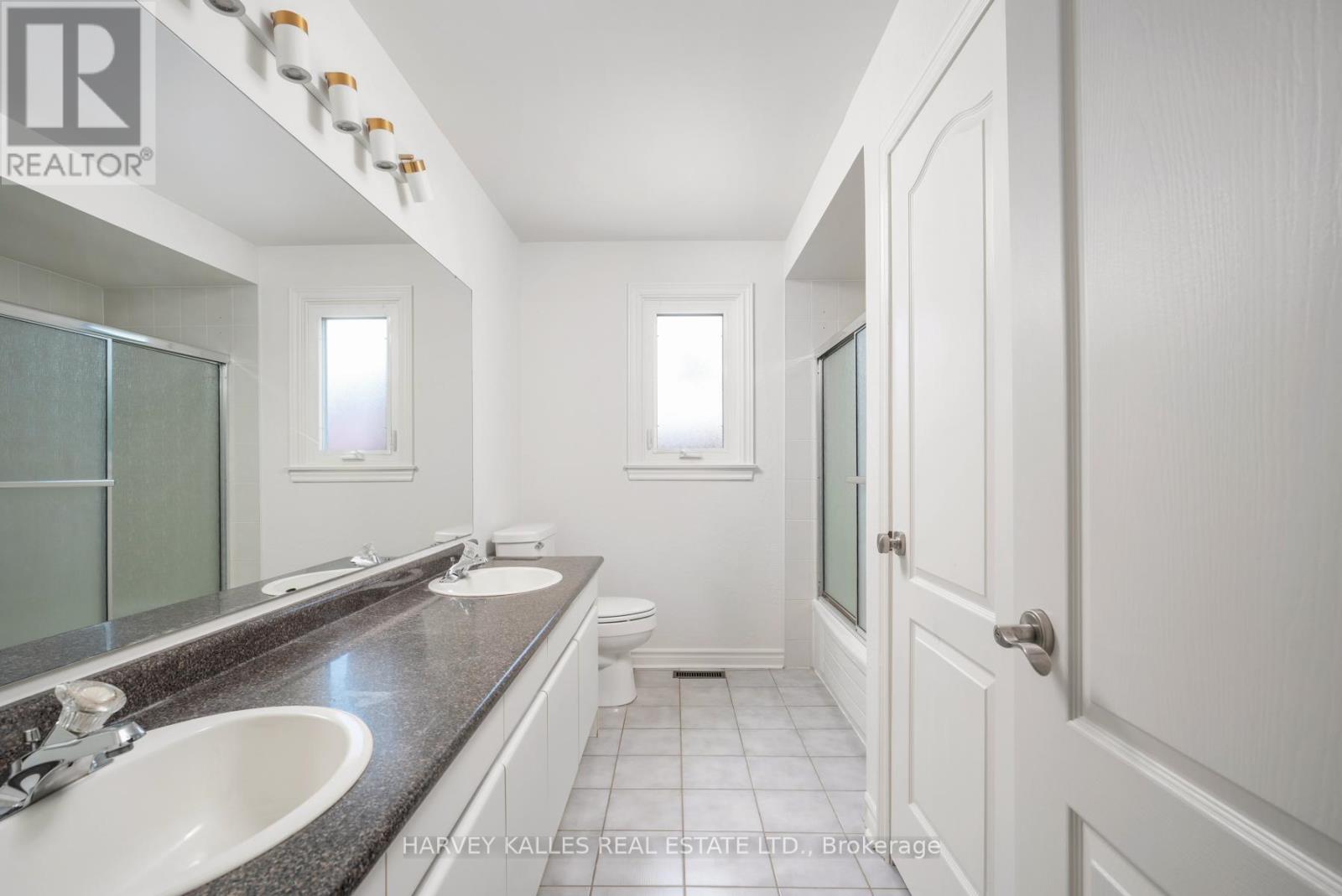 Photo 10 of 12 Alta Vista Court, Vaughan ON
