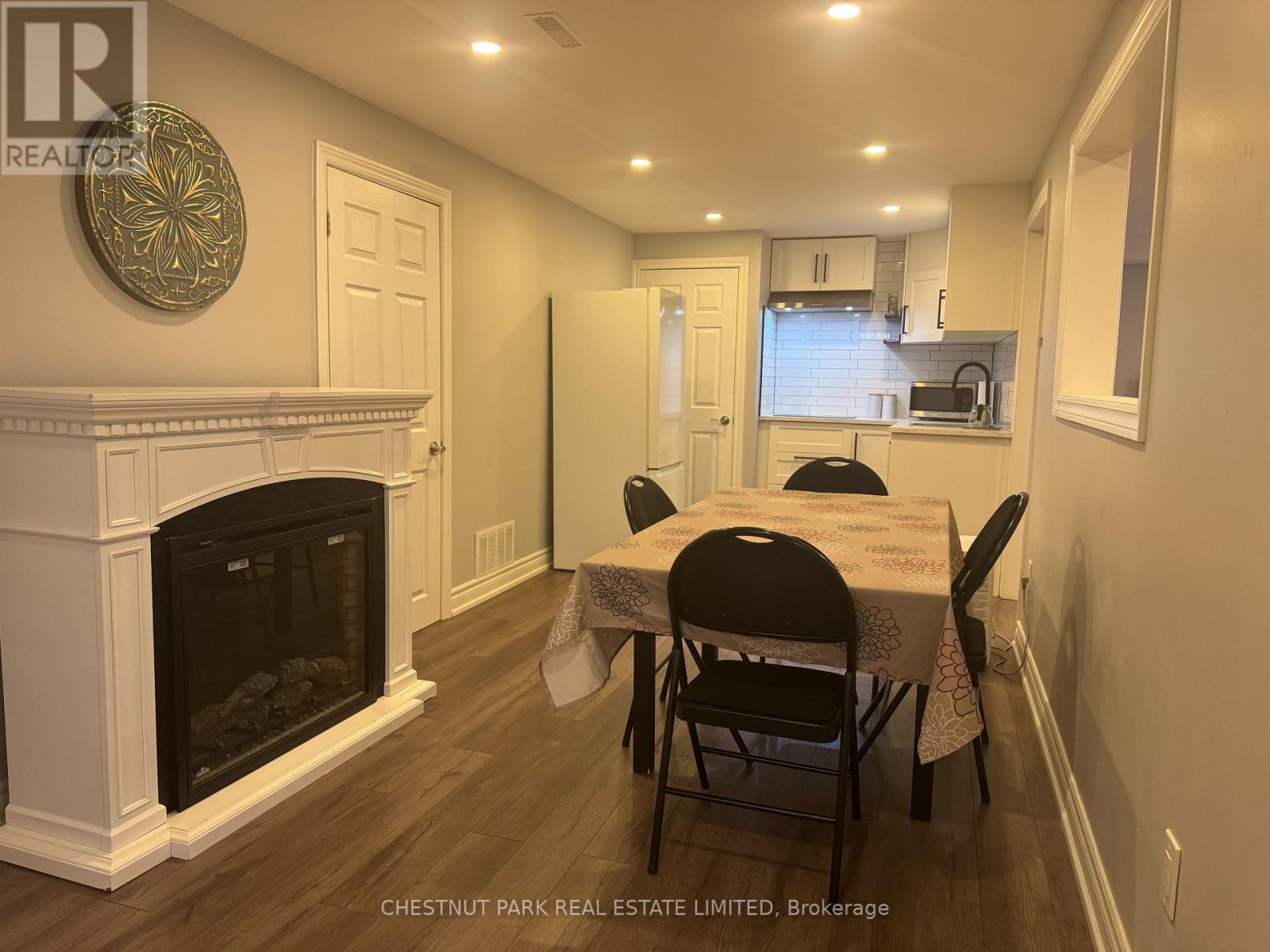 Photo 16 of 4 Glouster Court, Richmond Hill ON