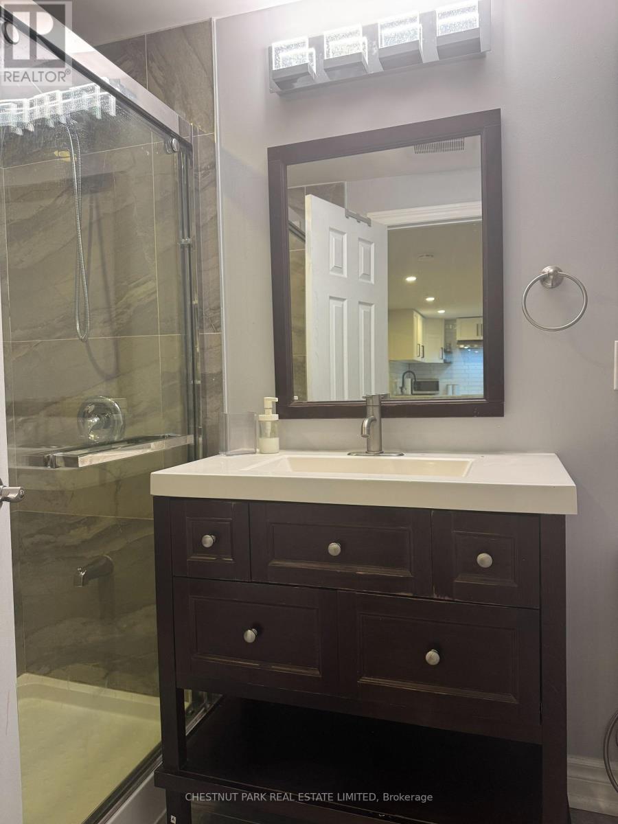 Photo 19 of 4 Glouster Court, Richmond Hill ON