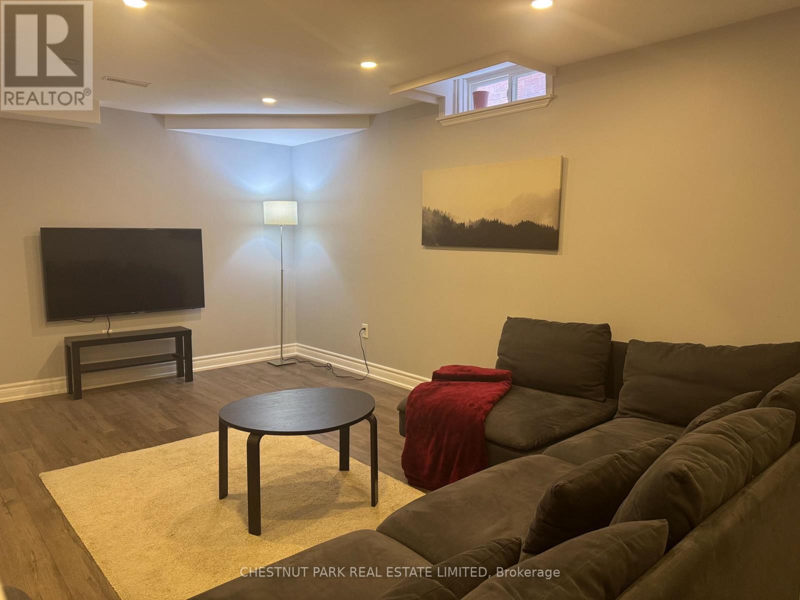 Photo 9 of 4 Glouster Court, Richmond Hill ON