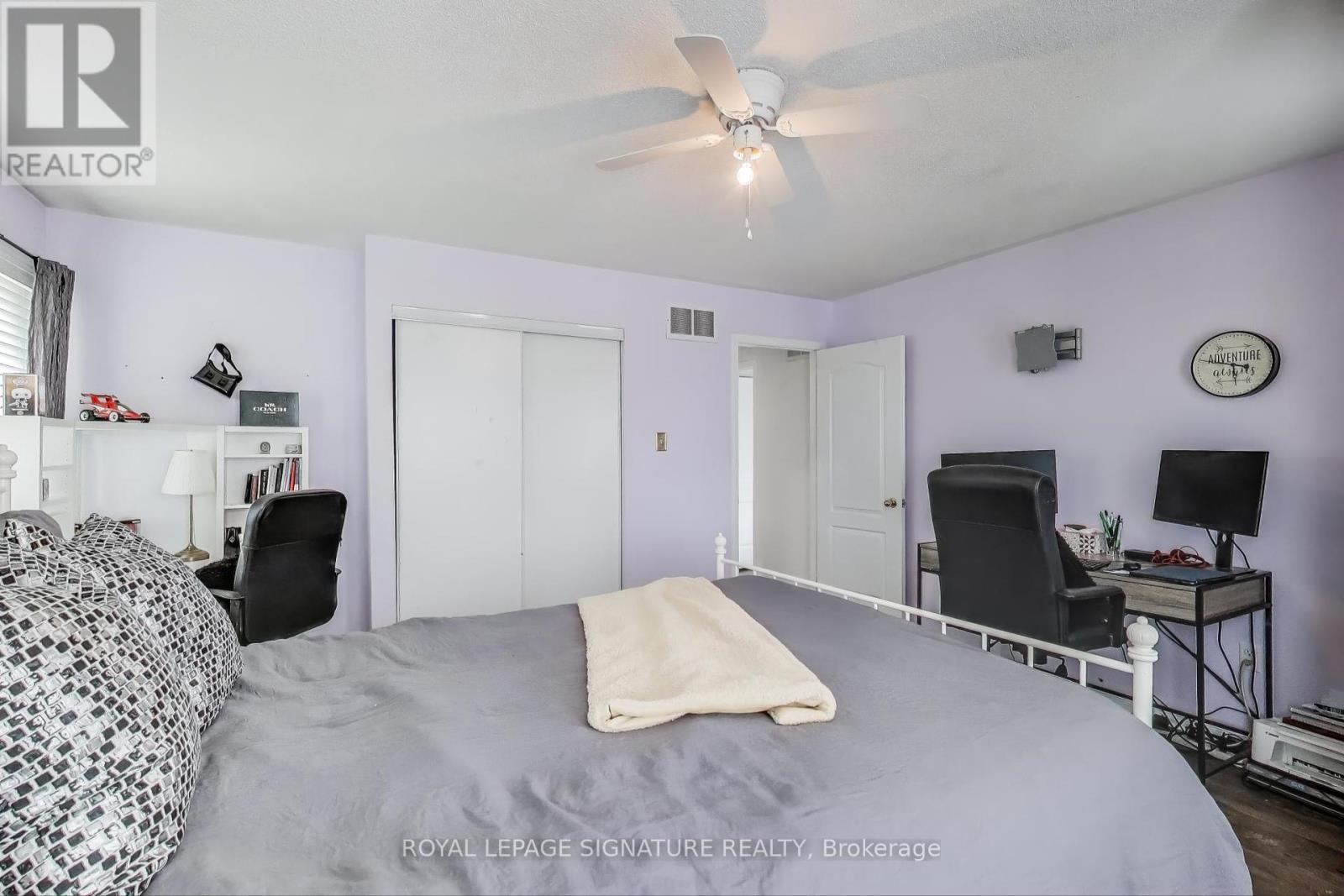 Photo 21 of 65 Red River Crescent, Newmarket ON