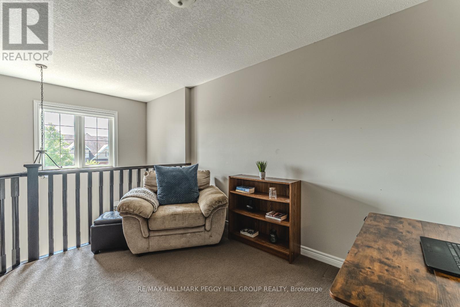 Photo 13 of 14 Arnold Crescent, Essa ON