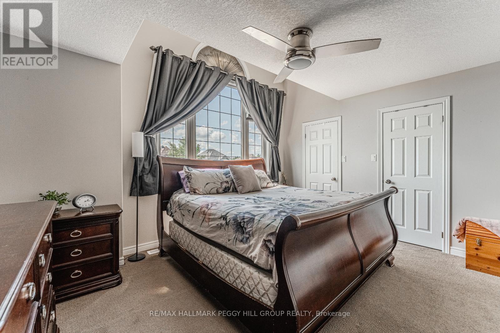 Photo 8 of 14 Arnold Crescent, Essa ON
