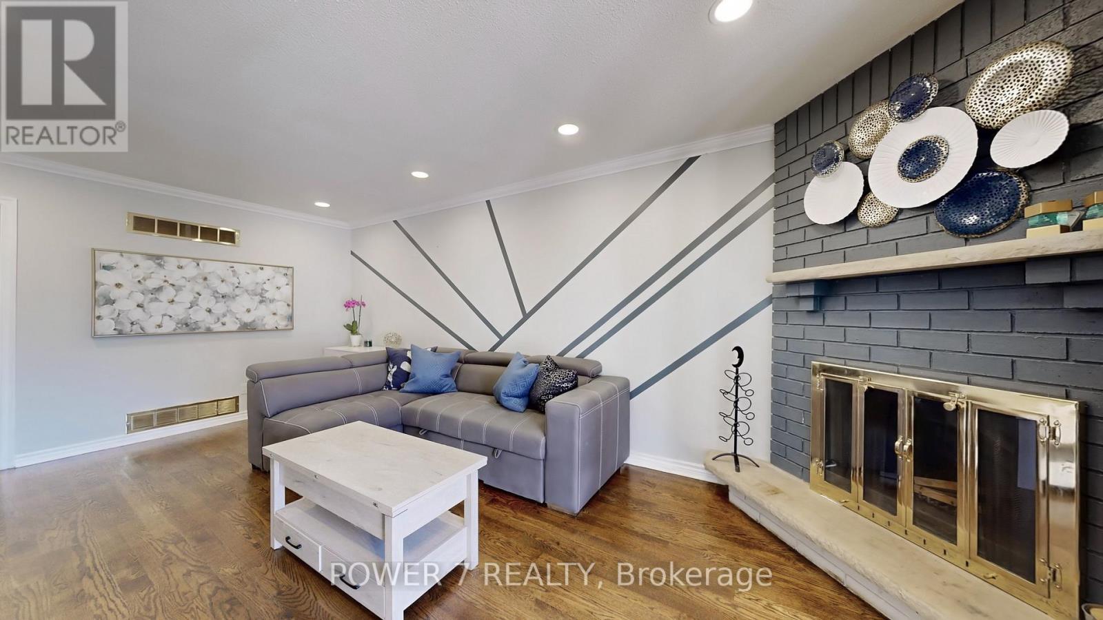 Photo 12 of 200 Carrington Drive, Richmond Hill ON