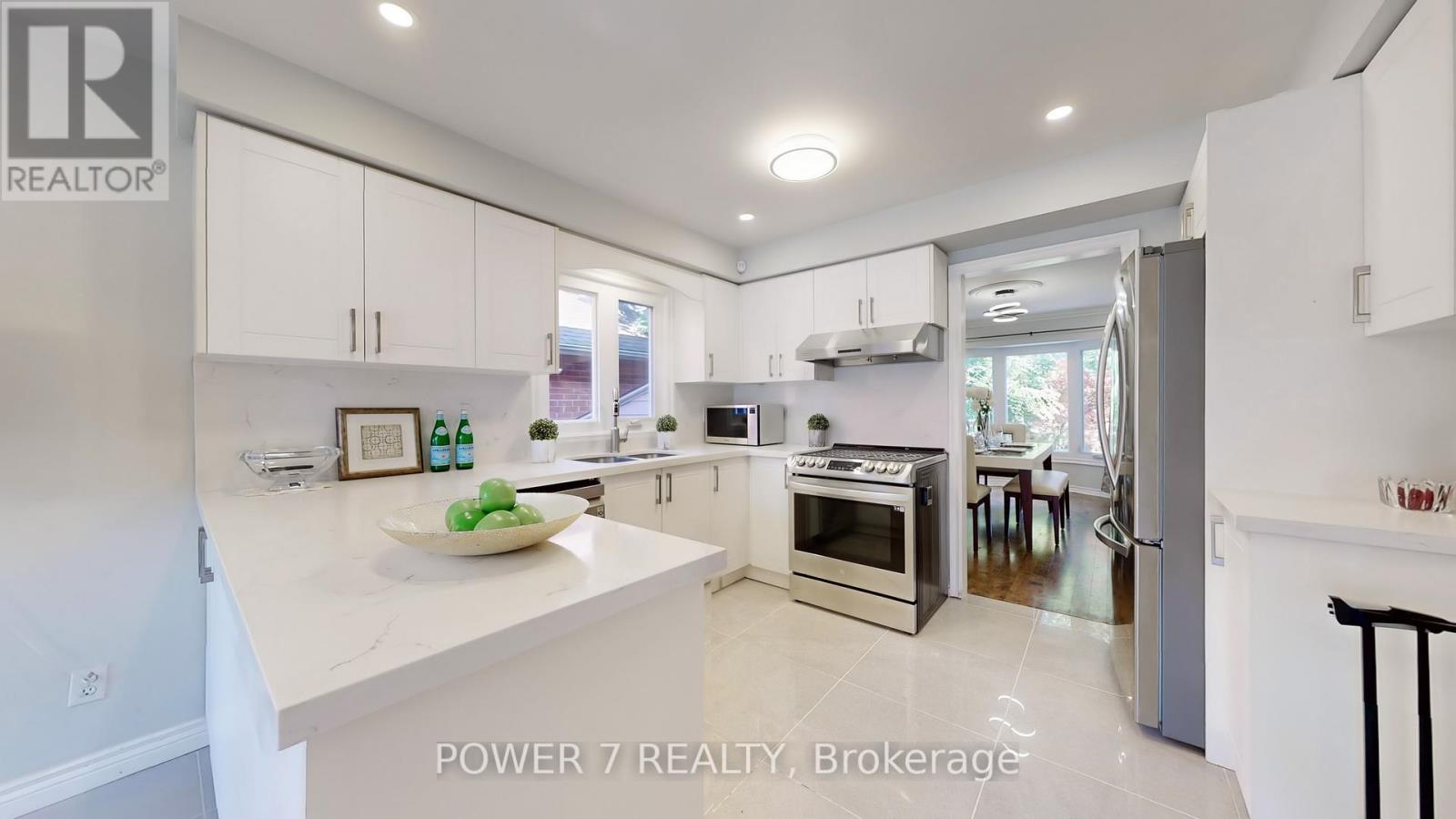 Photo 16 of 200 Carrington Drive, Richmond Hill ON