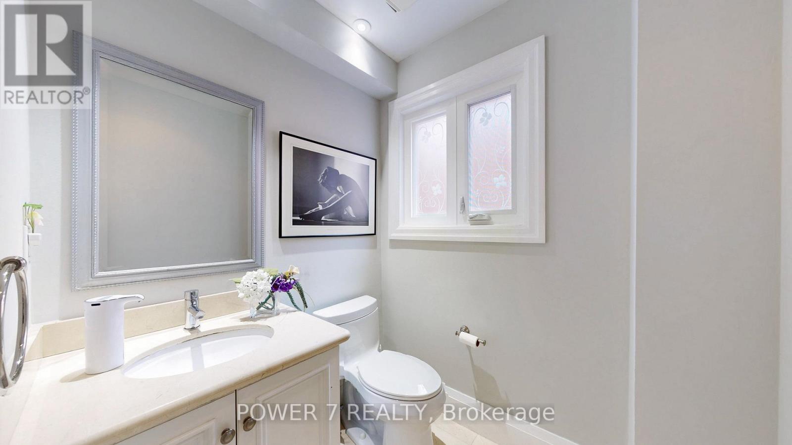 Photo 19 of 200 Carrington Drive, Richmond Hill ON