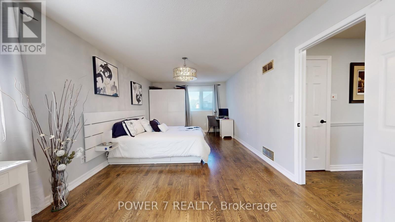 Photo 23 of 200 Carrington Drive, Richmond Hill ON