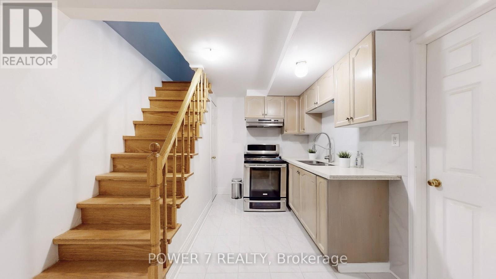 Photo 38 of 200 Carrington Drive, Richmond Hill ON