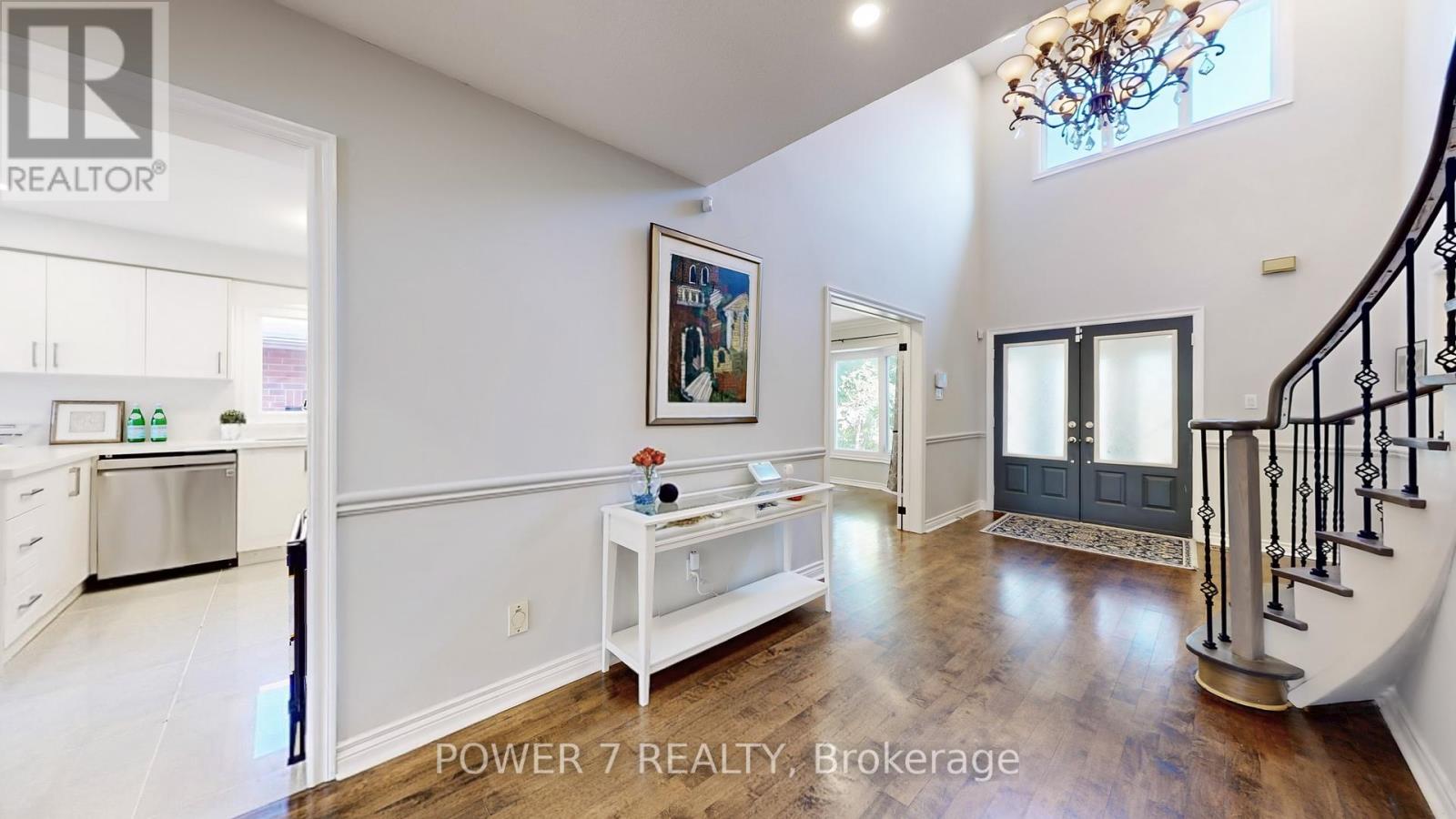 Photo 5 of 200 Carrington Drive, Richmond Hill ON