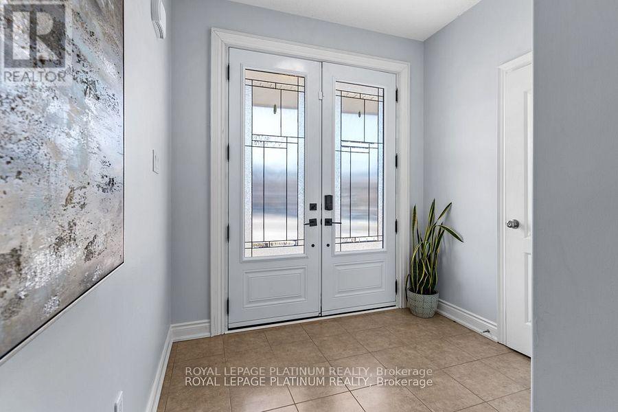 Photo 4 of 52 Jewel House Lane, Barrie ON