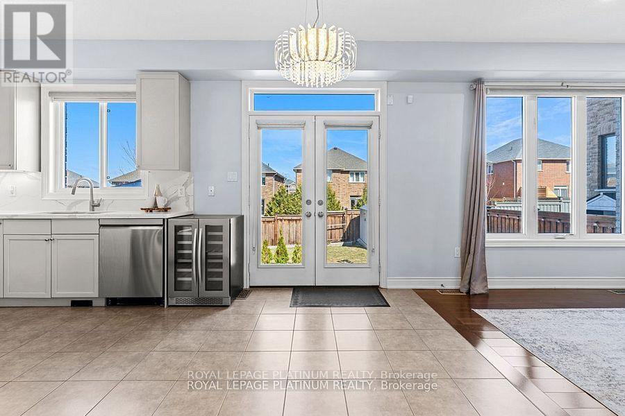 Photo 15 of 52 Jewel House Lane, Barrie ON