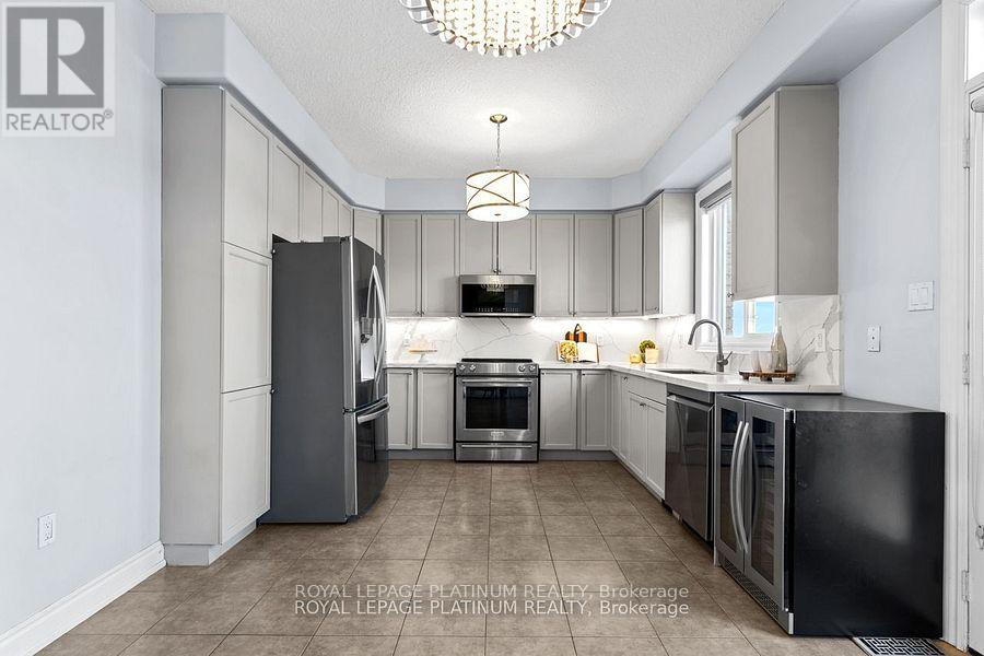 Photo 44 of 52 Jewel House Lane, Barrie ON
