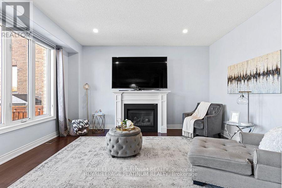 Photo 38 of 52 Jewel House Lane, Barrie ON