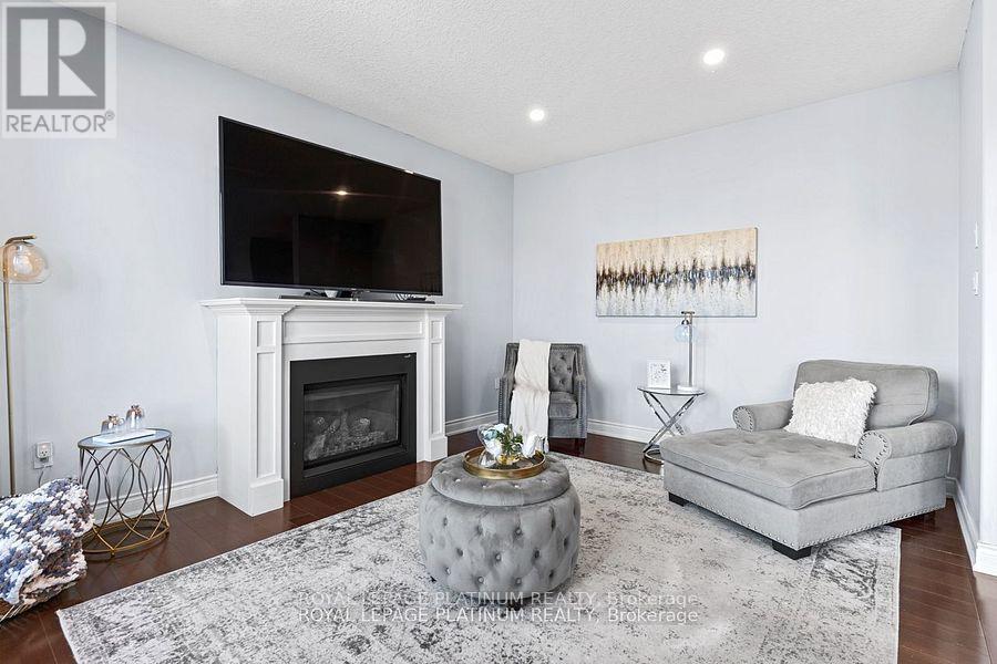 Photo 45 of 52 Jewel House Lane, Barrie ON