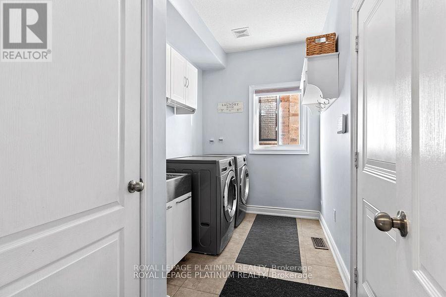 Photo 24 of 52 Jewel House Lane, Barrie ON