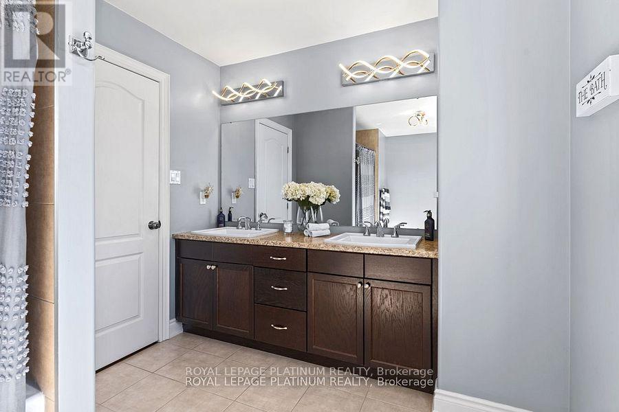 Photo 10 of 52 Jewel House Lane, Barrie ON