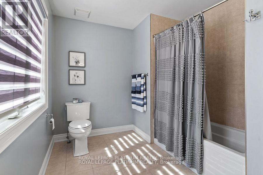 Photo 25 of 52 Jewel House Lane, Barrie ON
