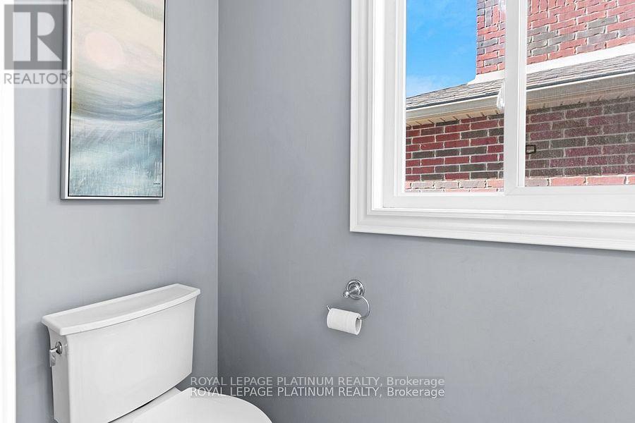 Photo 20 of 52 Jewel House Lane, Barrie ON