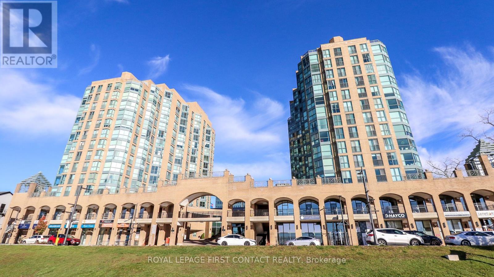Photo 2 of 811 150 Dunlop Street E, Barrie ON