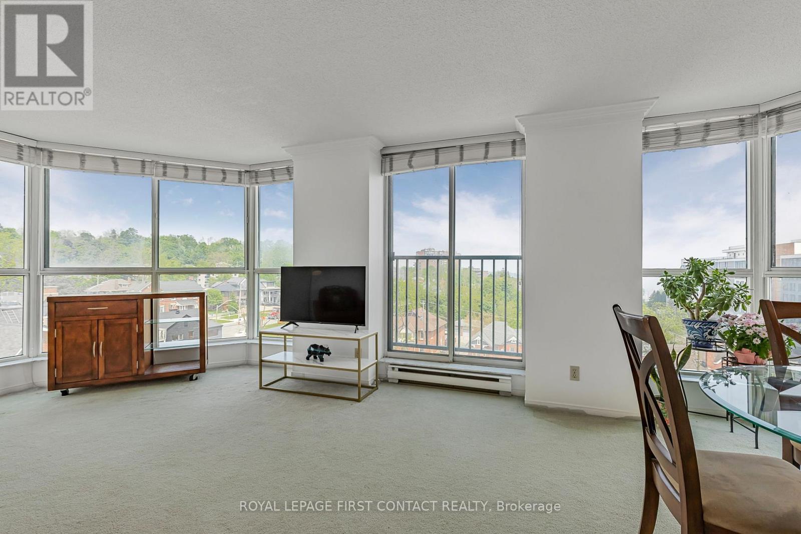 Photo 6 of 811 150 Dunlop Street E, Barrie ON