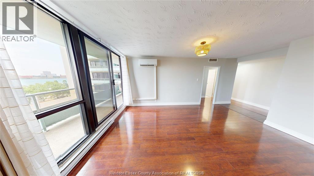 Photo 15 of 111 Riverside Drive Unit 406, Windsor ON