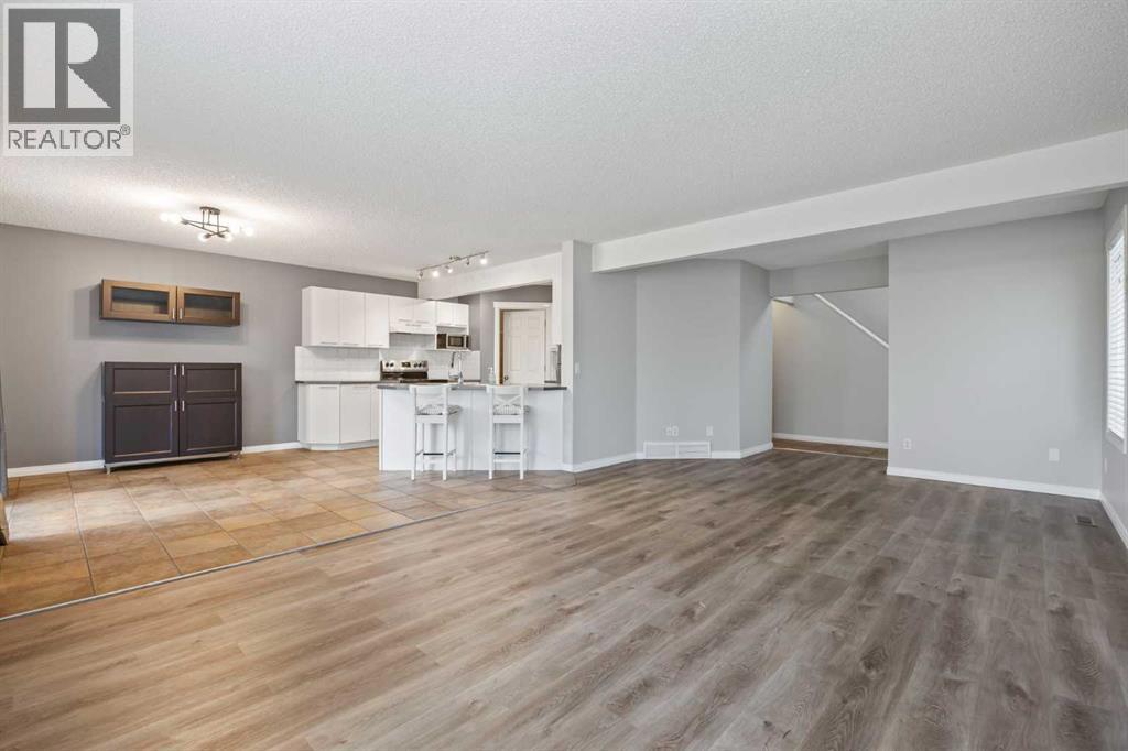 Single Family House for Sale in  Cougarstone Circle SW Cougar Ridge Calgary 