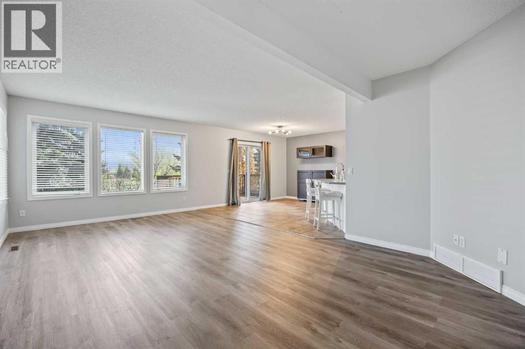Single Family House for Sale in  Cougarstone Circle SW Cougar Ridge Calgary 