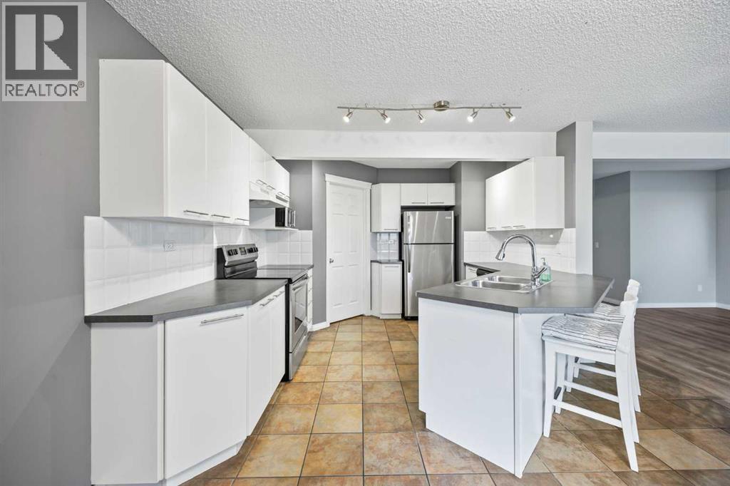 Single Family House for Sale in  Cougarstone Circle SW Cougar Ridge Calgary 