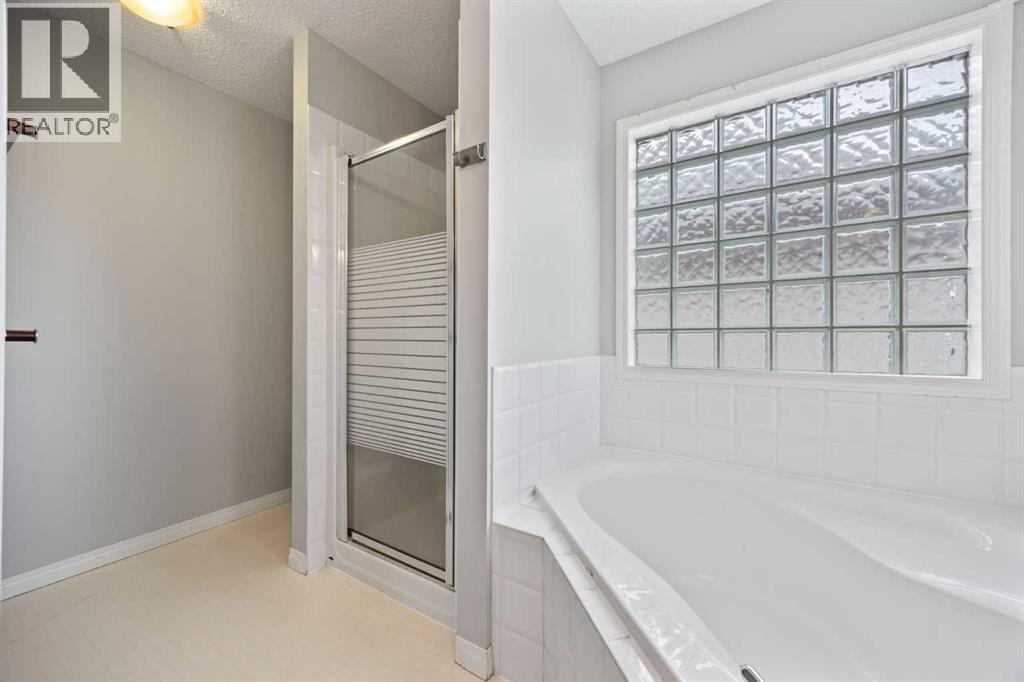 Single Family House for Sale in  Cougarstone Circle SW Cougar Ridge Calgary 