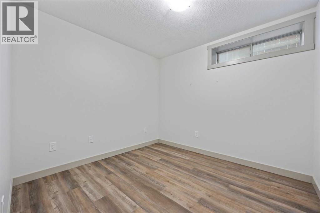 Single Family House for Sale in  Cougarstone Circle SW Cougar Ridge Calgary 