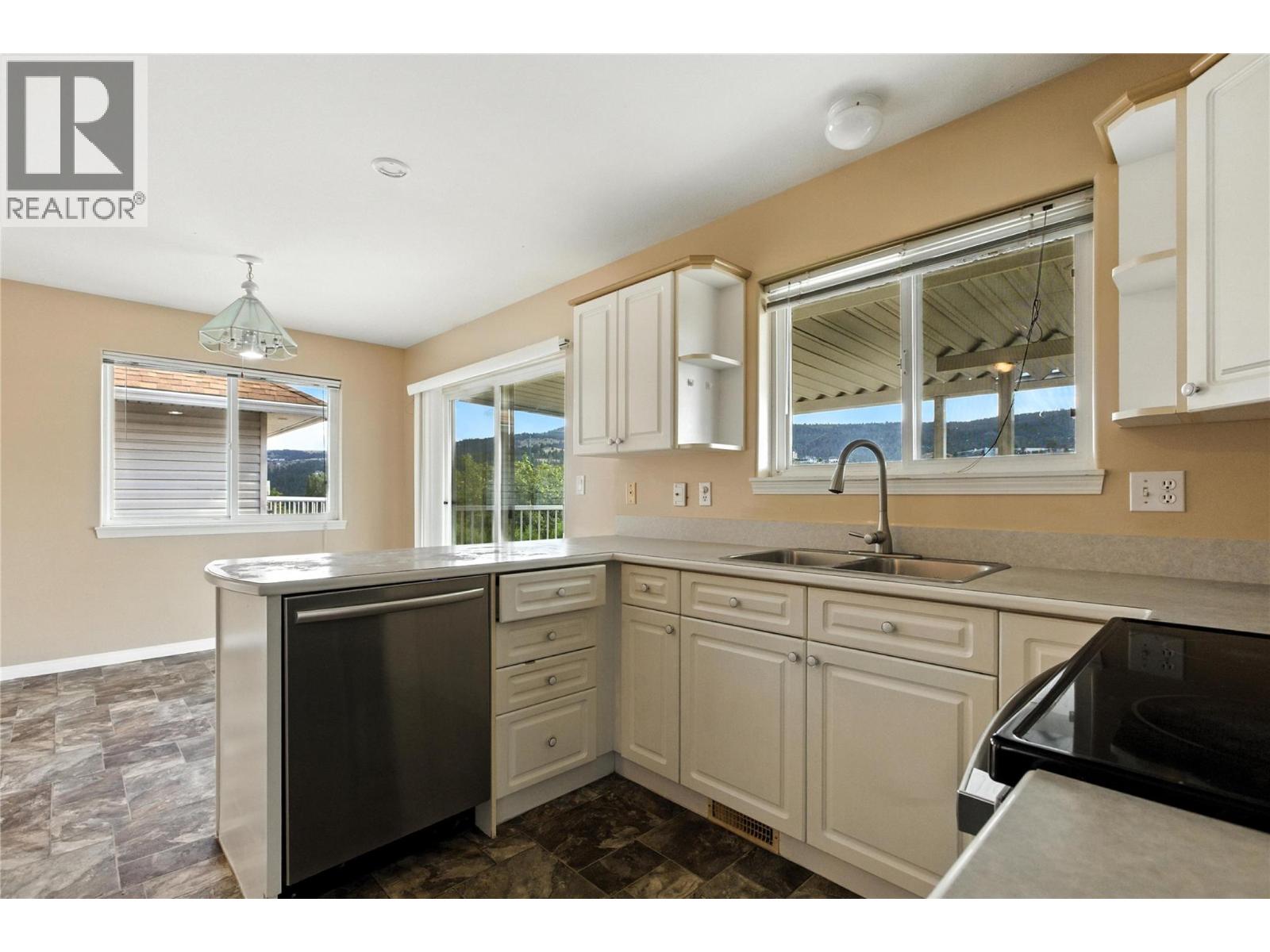 Photo 17 of 1379 Sunshine Court, Kamloops BC