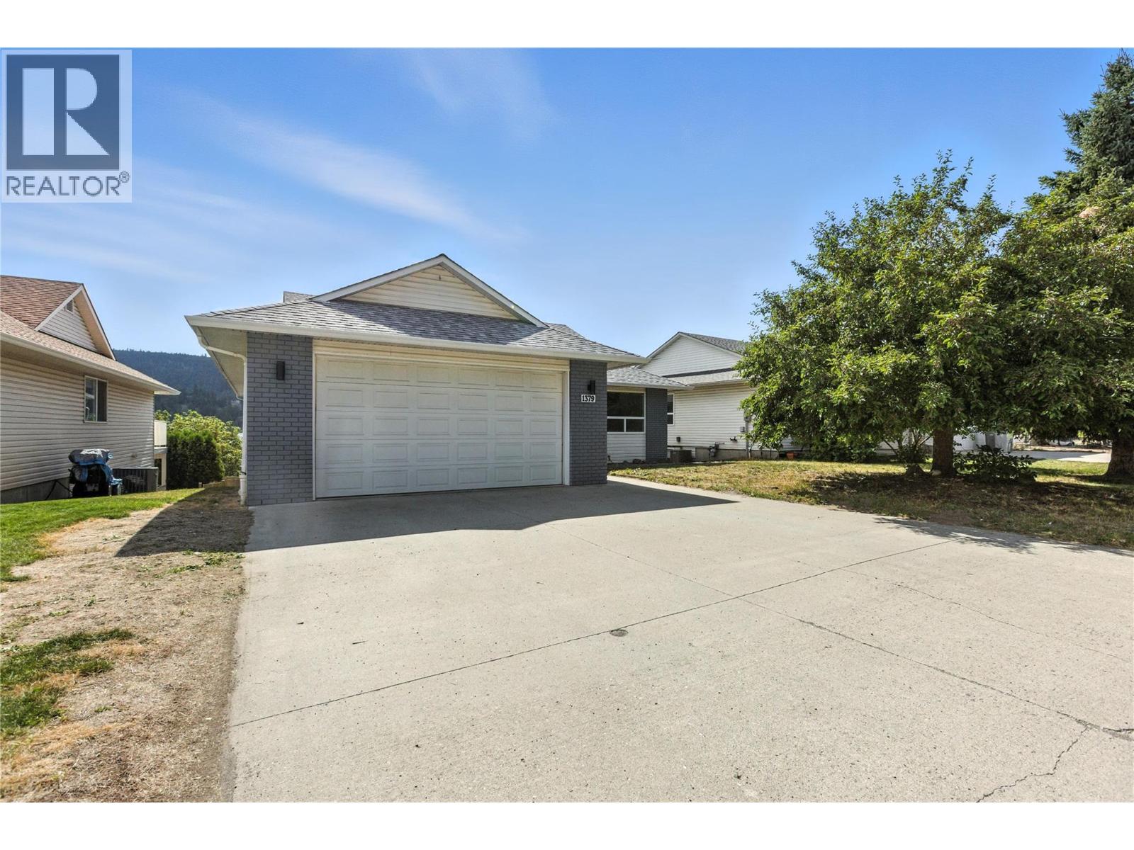 Photo 2 of 1379 Sunshine Court, Kamloops BC