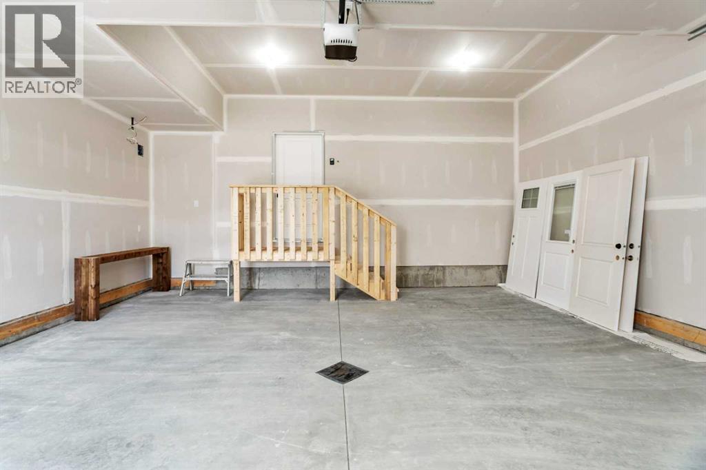 Photo 7 of 13 Murphy Close, Blackfalds AB