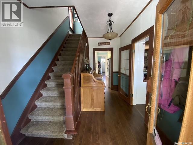 Photo 5 of 715 Dufferin Avenue, Saskatoon SK