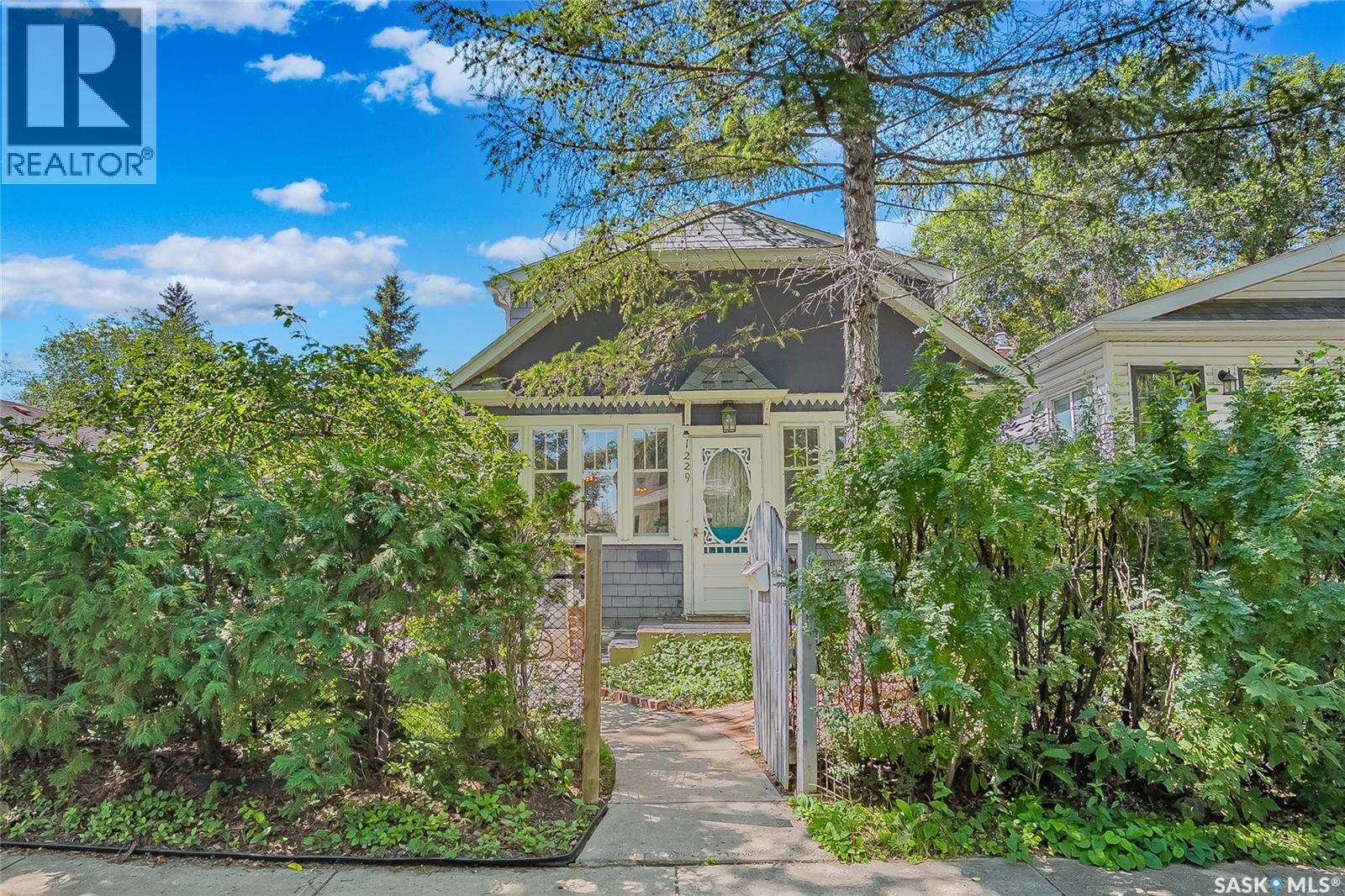 1229 B AVENUE N, Saskatoon, Saskatchewan