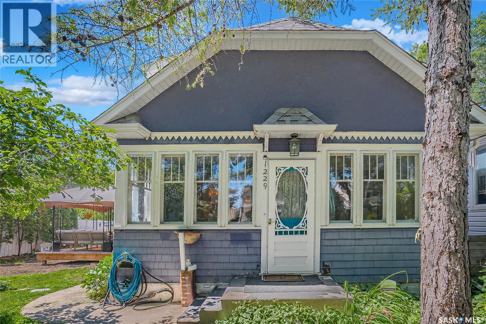 Single Family House 2 Level for Sale in  B AVENUE N Saskatoon 