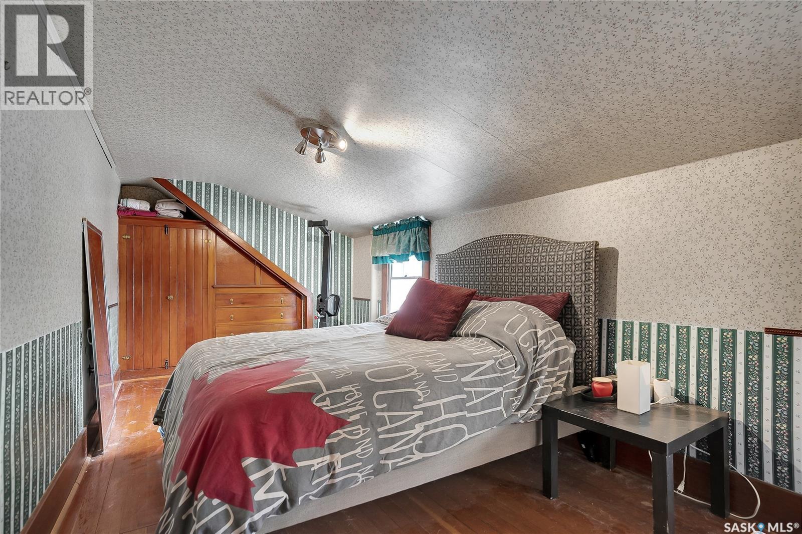 Single Family House 2 Level for Sale in  B AVENUE N Saskatoon 