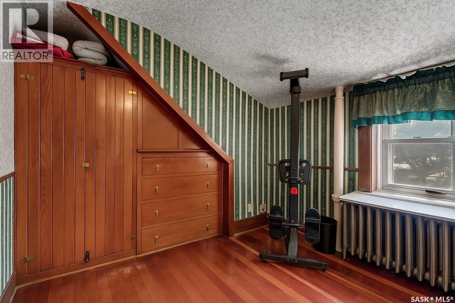 Single Family House 2 Level for Sale in  B AVENUE N Saskatoon 