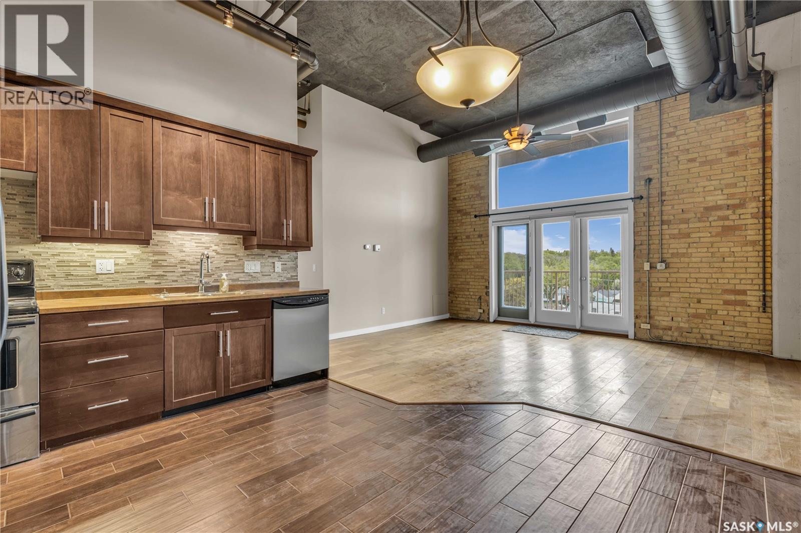 Photo 8 of 404 211 D Avenue N, Saskatoon SK