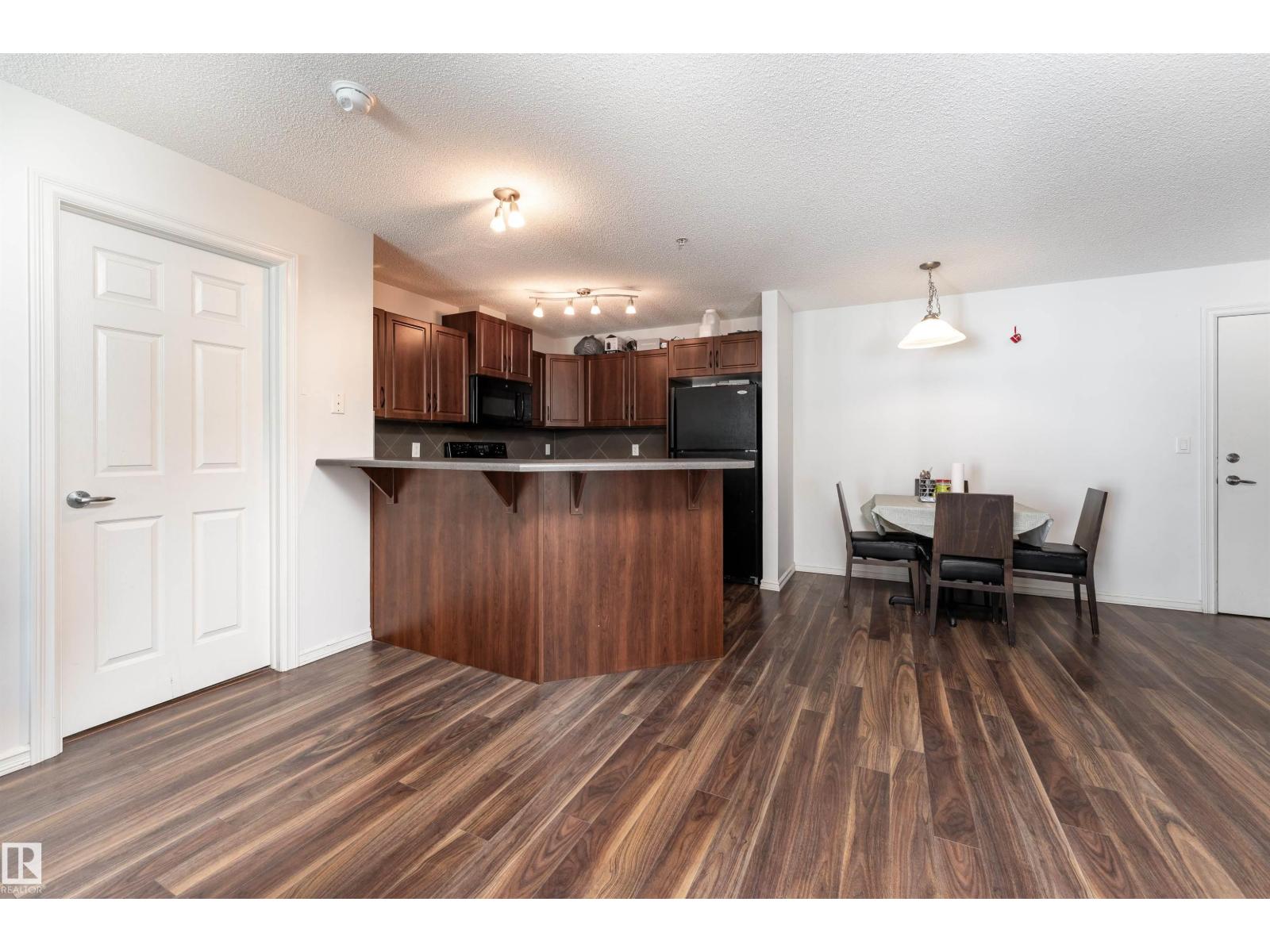 Photo 11 of 303 2208 44 Av Nw, Edmonton AB