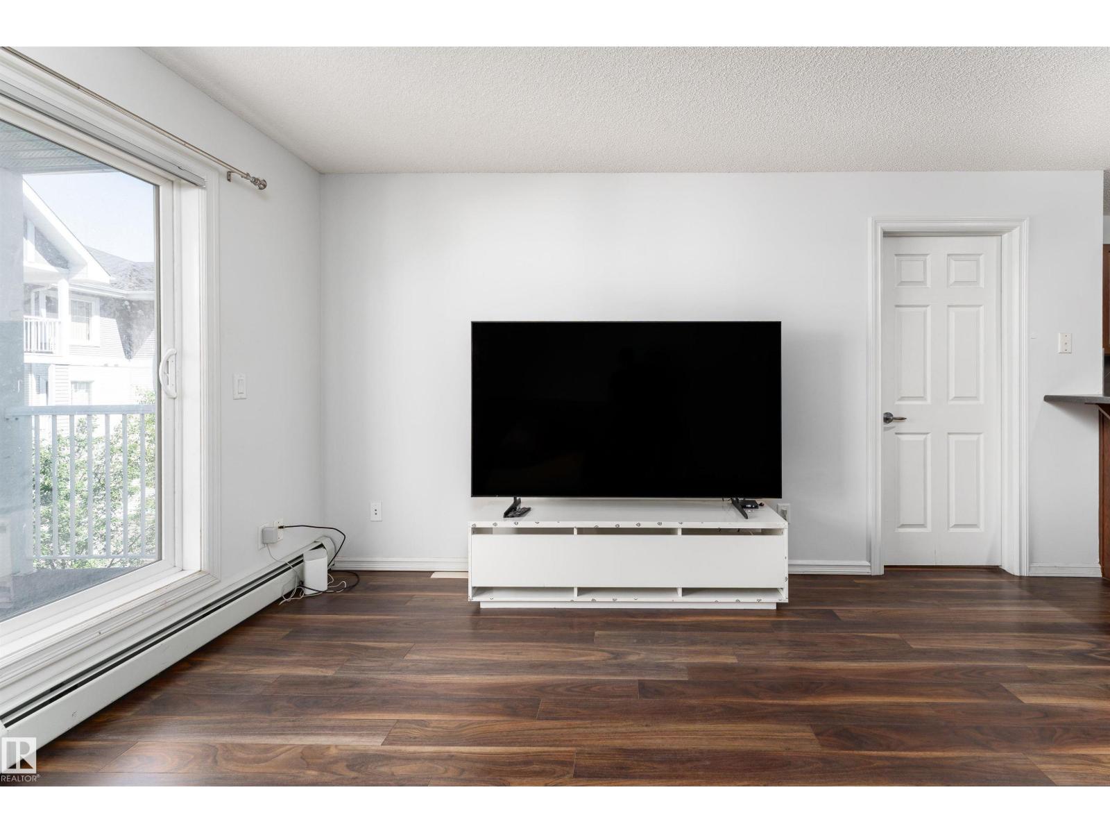 Photo 6 of 303 2208 44 Av Nw, Edmonton AB
