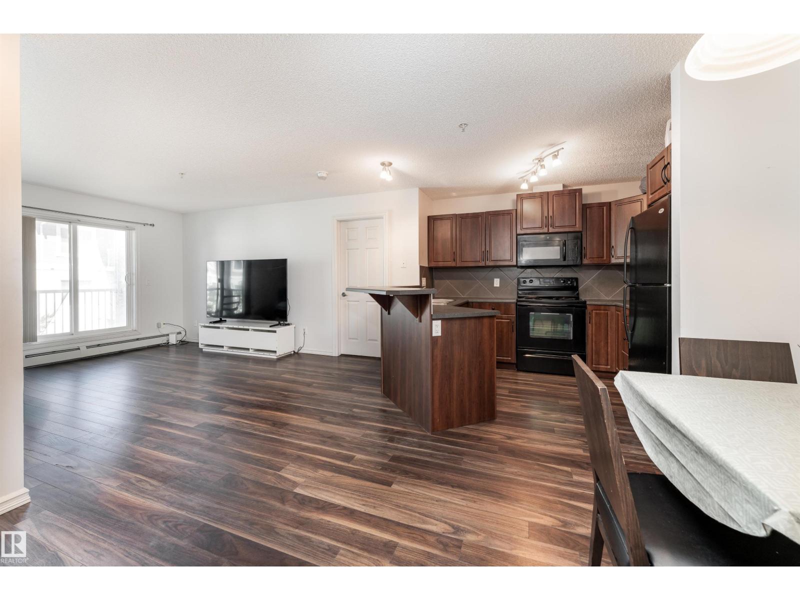 Photo 7 of 303 2208 44 Av Nw, Edmonton AB