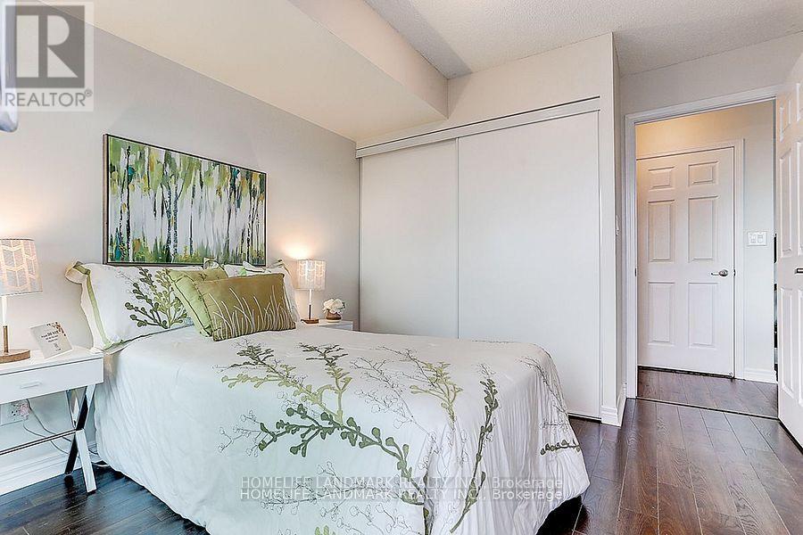 Photo 2 of 2907 208 Enfield Place, Mississauga ON