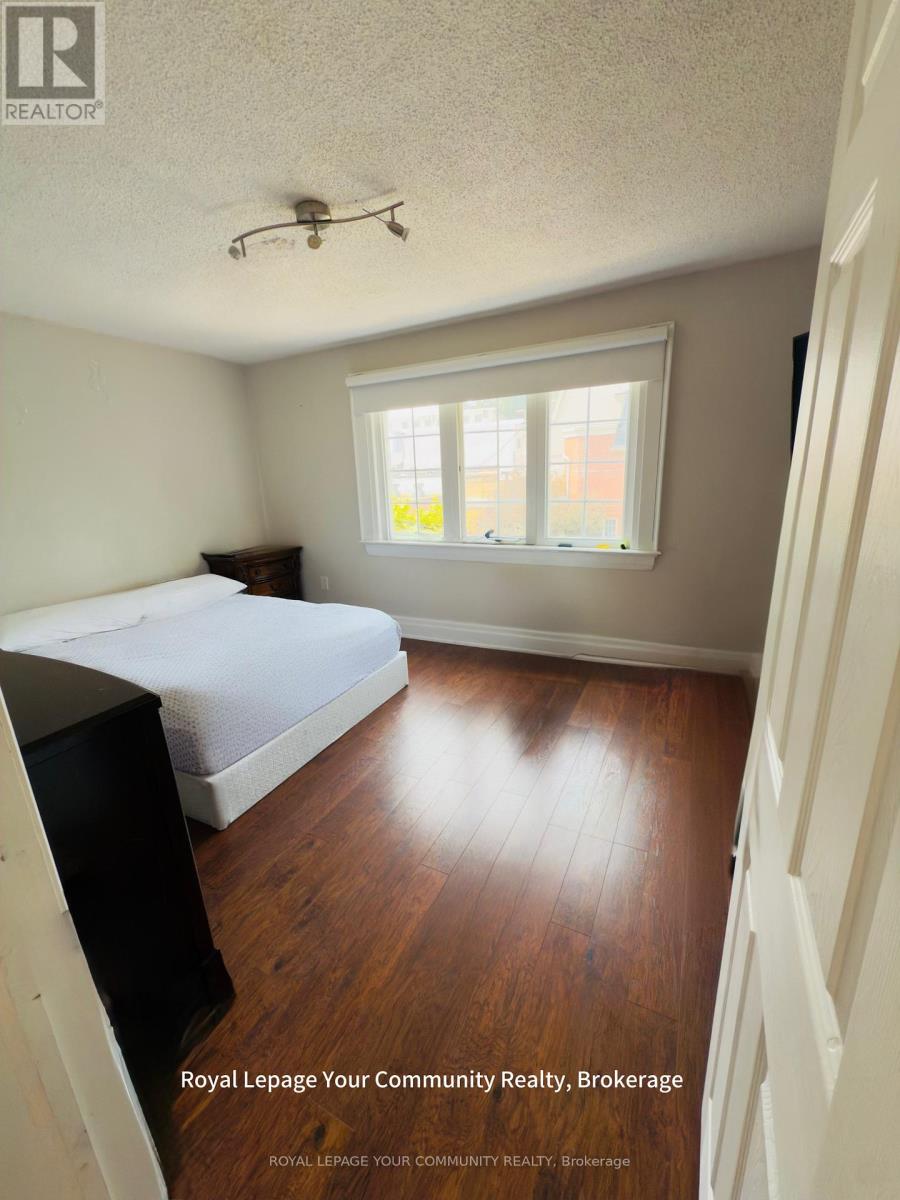 Photo 10 of 2nd Floor 7 Harvie Avenue E, Toronto ON