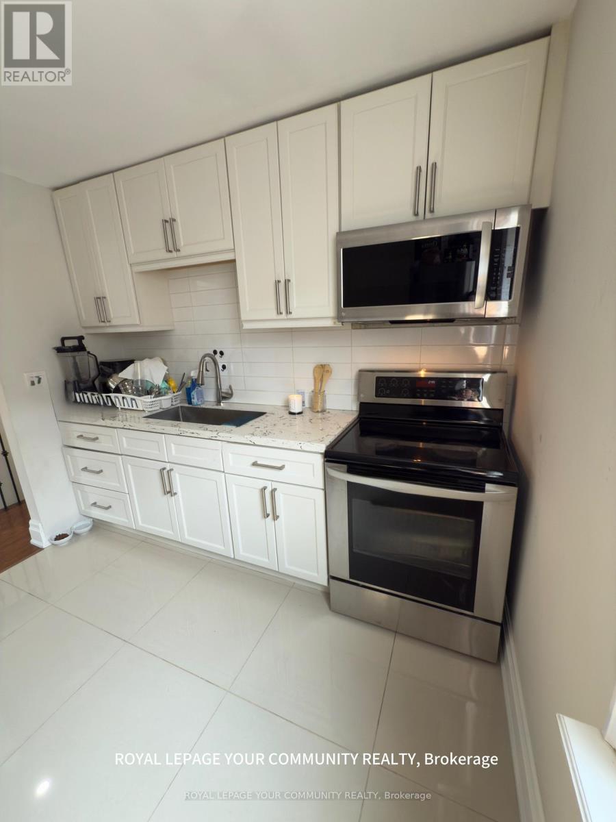 Photo 12 of 2nd Floor 7 Harvie Avenue E, Toronto ON